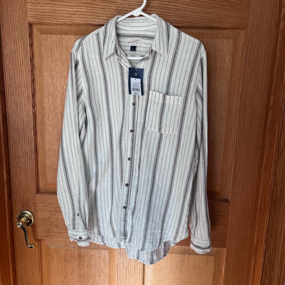 Universal thread Linen blend, long sleeve, striped button up size Small shirt